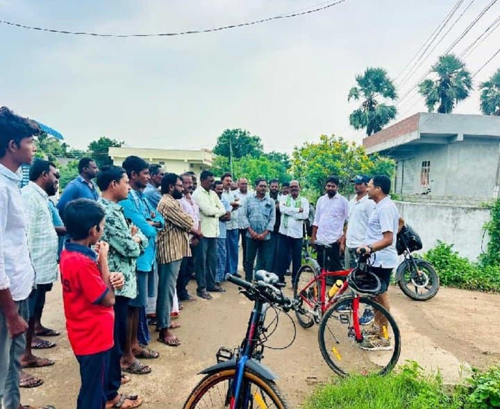 మత్తు పదార్థాలు, సైబర్‌ మోసాలపై పోలీసుల అవగాహన