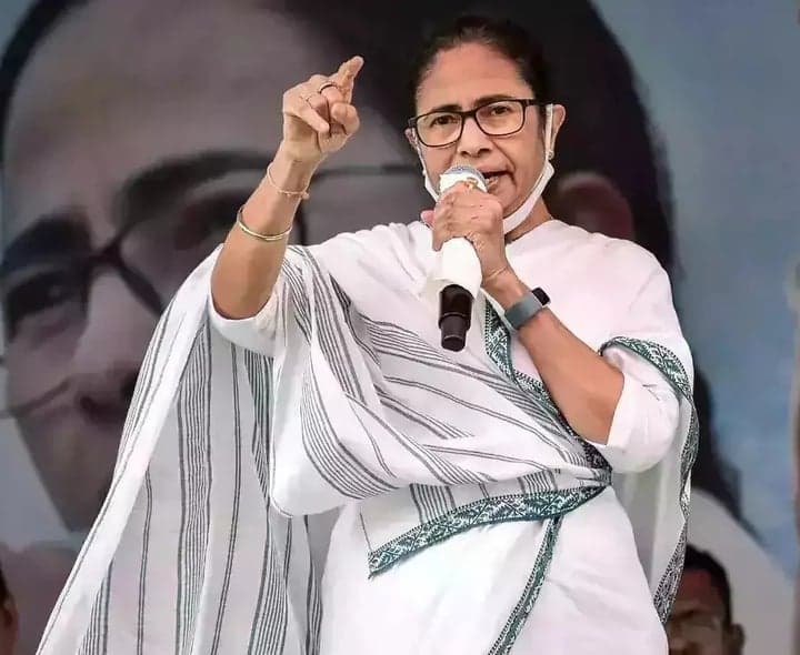 మమత పార్టీపై ఈసీ ఆంక్షలు