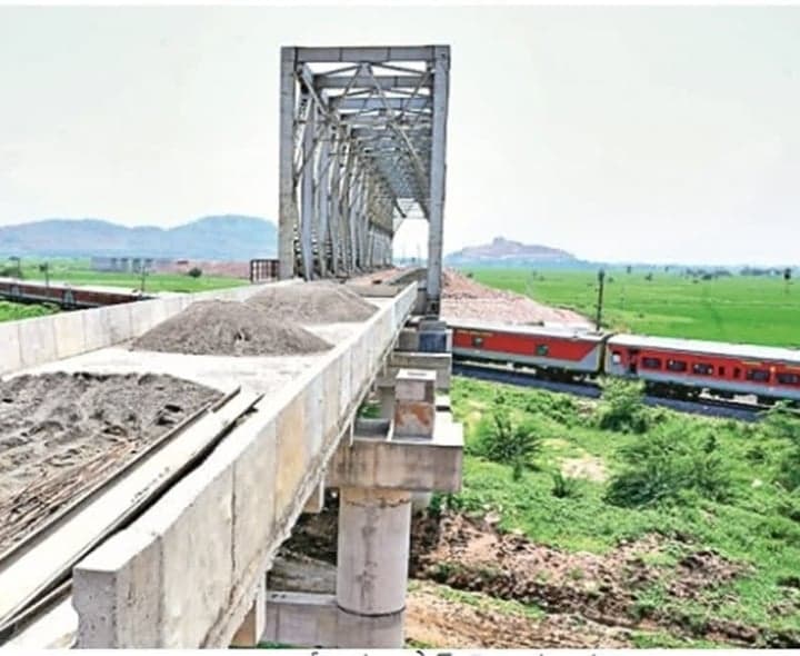 విజయవాడలో రైల్‌-ఓవర్‌-రైల్‌ వ్యవస్థ