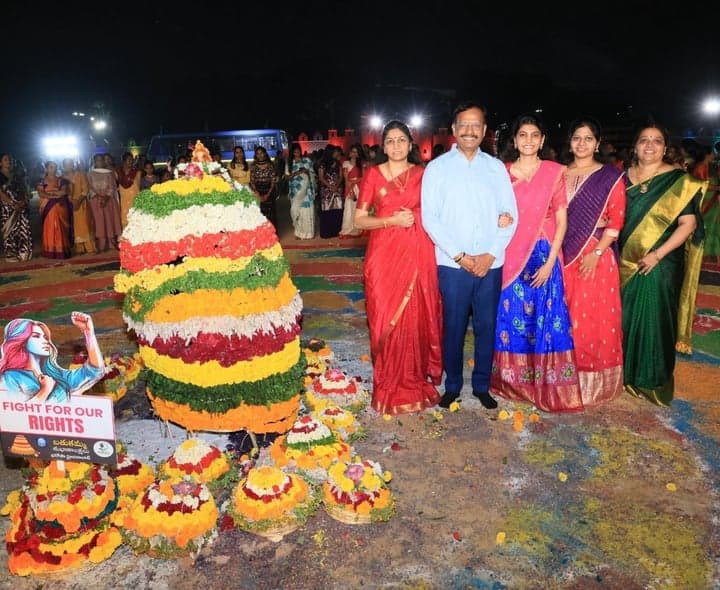బతుకమ్మ వేడుకల్లో సజ్జనార్‌