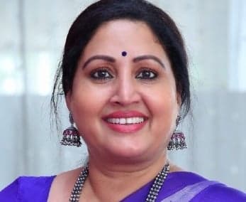 సీనియర్‌ నటీమణులను పక్కన పెడుతున్నారు: రజిత