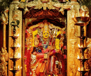 దుర్గమ్మకు భారీ కానుక.. రూ. 16 లక్షల బంగారు హారాన్ని కానుకగా ఇచ్చిన భక్తుడు!