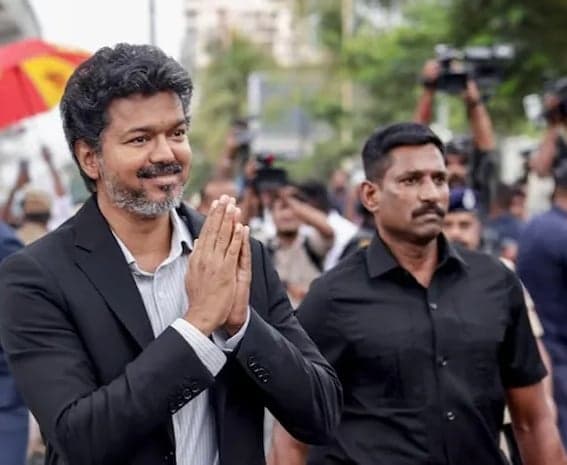 ఉద్యోగార్థులకు విజయ్ శుభవార్త
