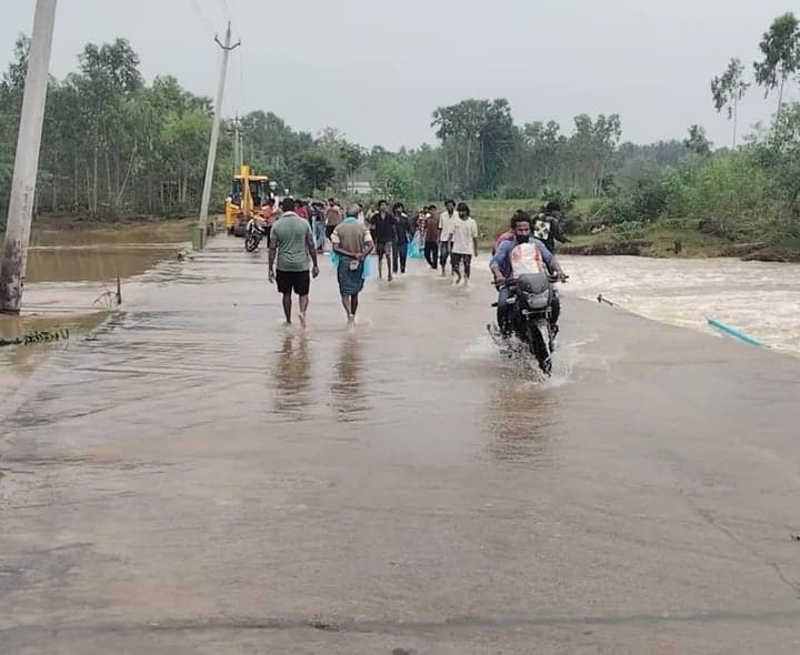 నేతేరు గెడ్డ వద్ద రాకపోకలు పునరుద్ధరణ - Udayam