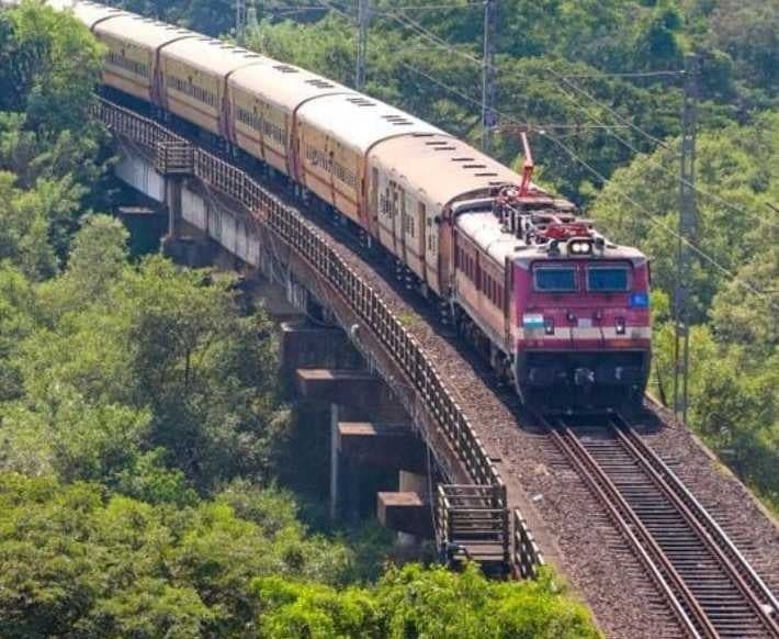 విశాఖ-కిరండూల్ రైలుకు అదనపు స్లీపర్ కోచ్