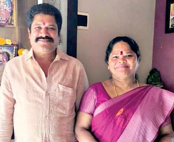 ఆగి ఉన్న లారీని ఢీకొని దంపతుల మృతి
