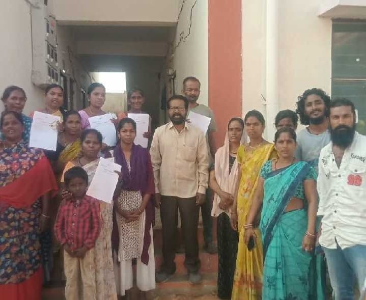 ఉపాధి హామీ పనుల కోసం అచ్చంపేటలో ధర్నా - Udayam