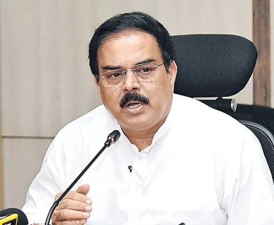 రైతు బజార్లలో రూ.32కే ఉల్లి - Udayam