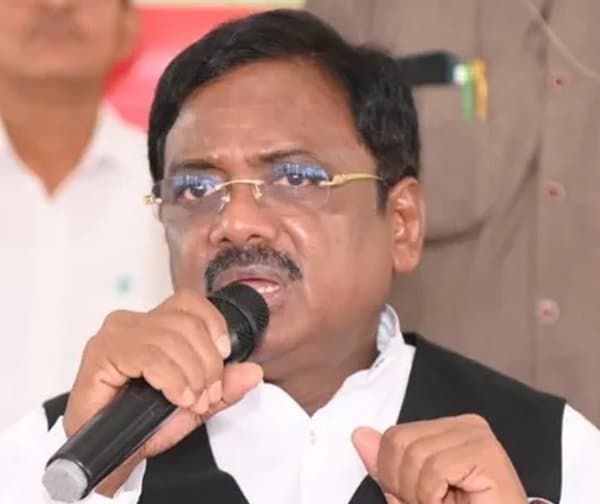 హరీశ్‌రావుపై మంత్రి వివేక్ విమర్శలు