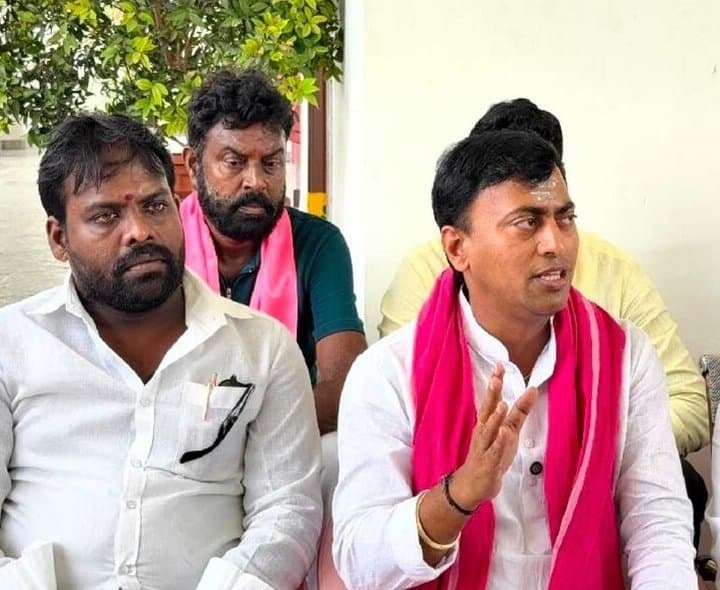 ఉద్యోగులను రెగ్యులర్ చేయాలి: రాకేశ్‌రెడ్డి