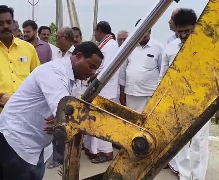 వత్సవాయి: రూ.3.37 కోట్లతో రహదారుల పనులకు శ్రీకారం - Udayam