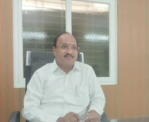 సామర్లకోటలో స్వతంత్రులకు గుర్తుల పంపిణీ - Udayam