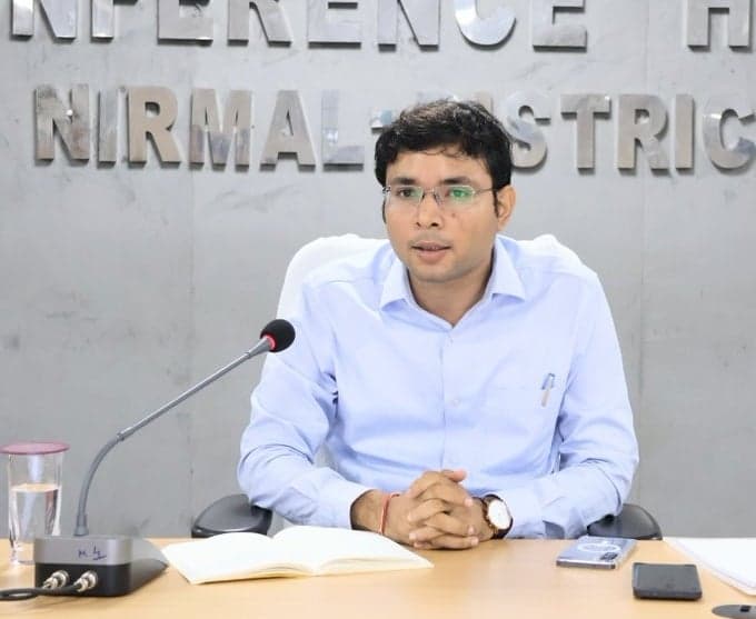 ప్రభుత్వ పాఠశాలల్లో విద్యా ప్రమాణాలు పెంచాలి: కలెక్టర్ భవేశ్ మిశ్రా