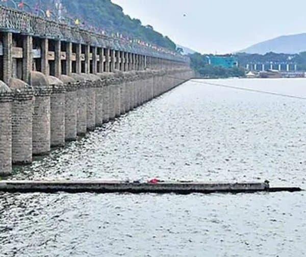 కృష్ణా డెల్టాకు నీటి విడుదల: రైతులకు ఊరట