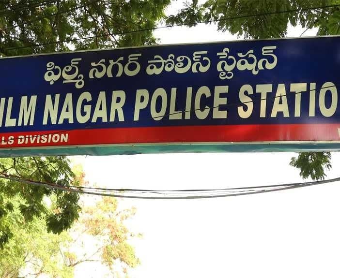 గంజాయి తాగొద్దన్నందుకు సూపర్‌వైజర్‌పై దాడి