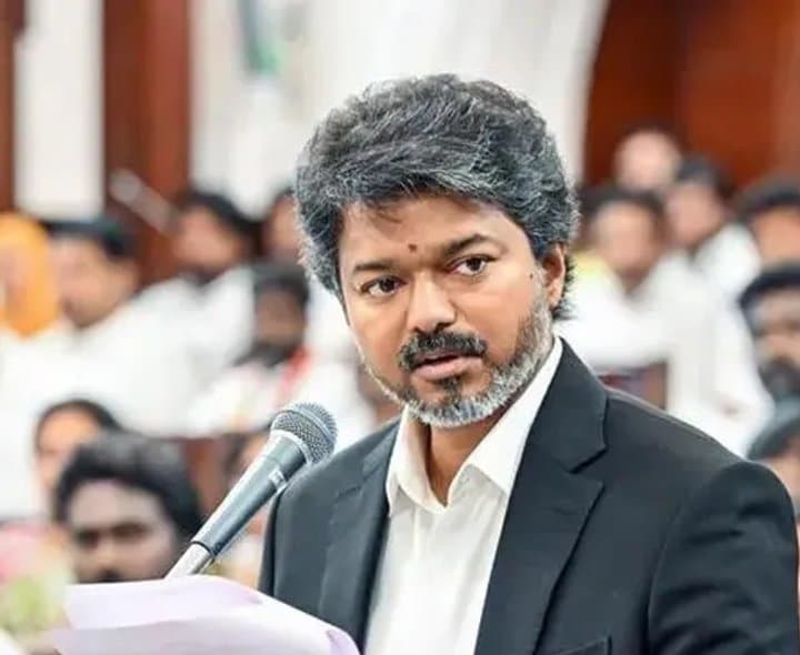 సీఎం విజయ్‌కు హైకోర్టు ఆదేశం