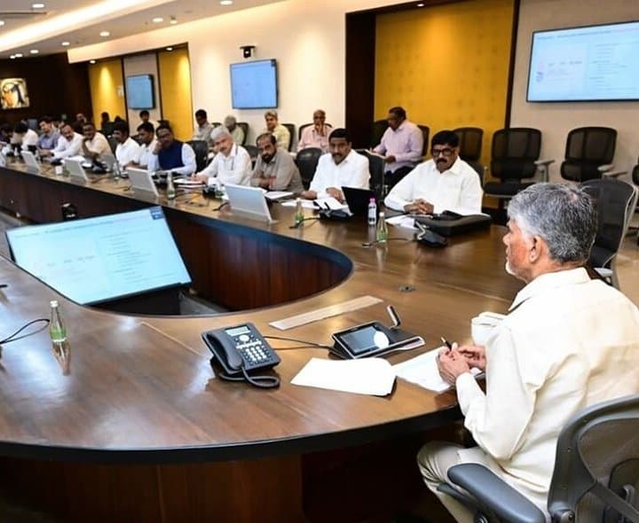 ఎన్నికల నోటిఫికేషన్‌పై మంత్రుల కీలక సూచన - Udayam