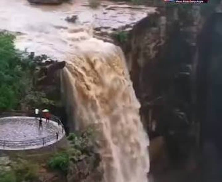 కుంటాల జలపాతం ఉప్పొంగింది