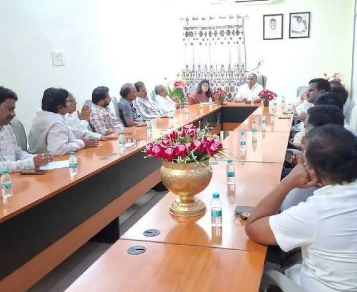 మిర్చి ఎగుమతులపై ఛైర్మన్ సమీక్ష