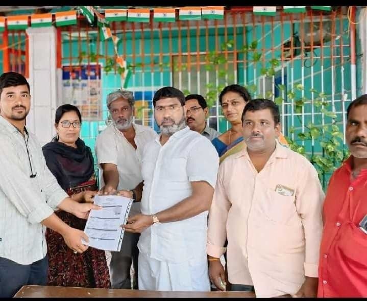 14 రేషన్‌ షాపులకు డీలర్ల నియామకం - Udayam