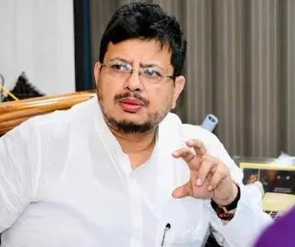 ఈసీ గడప తొక్కిన బెంగాల్ అసమ్మతి నేతలు