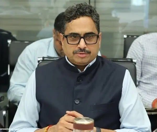 తెలంగాణ నూతన సీఎస్‌గా సంజయ్‌ జాజు