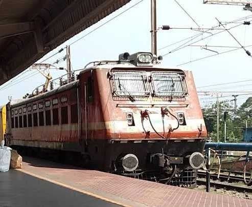 విజయవాడ-పలాసకు దసరా స్పెషల్ రైళ్లు