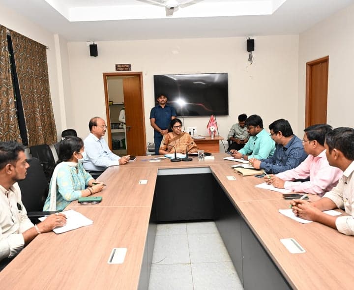 ఆసిఫాబాద్‌లో ఫుడ్‌ సేఫ్టీపై కలెక్టర్‌ సమీక్ష - gallery image 2