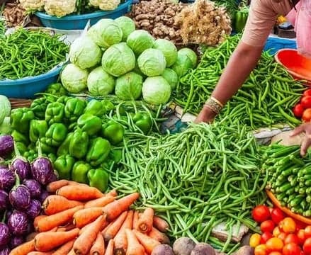 తెలుగు రాష్ట్రాల్లో తగ్గిన కూరగాయల ధరలు