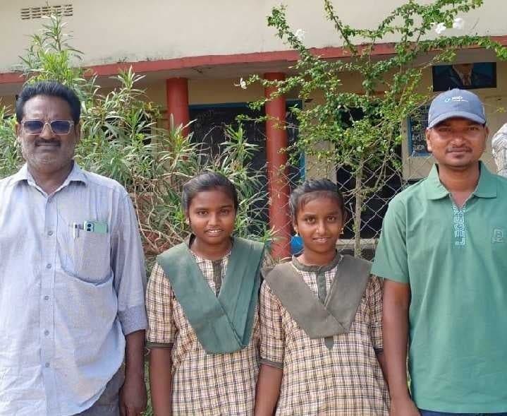 క్రికెట్‌ పోటీలకు చిక్కాల విద్యార్థినులకు ఎంపిక - Udayam