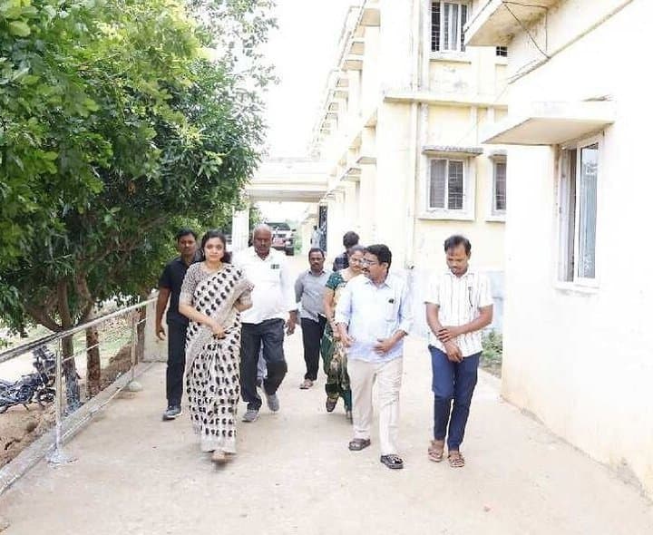 గిరిజన గురుకులంలో కలెక్టర్‌ ఆకస్మిక తనిఖీ