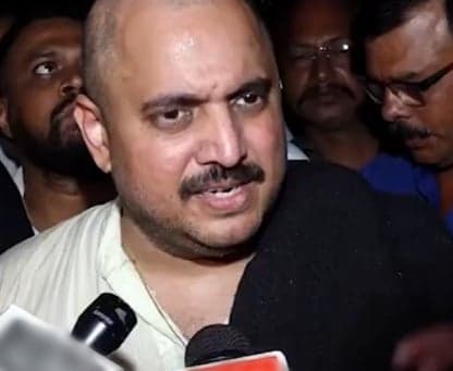 నానా పటేకర్ అంత్యక్రియలు అర్ధరాత్రే ఎందుకు?