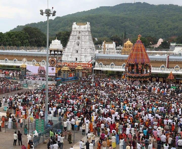 తిరుమలలో వైభవంగా మలయప్పస్వామి రథోత్సవం
