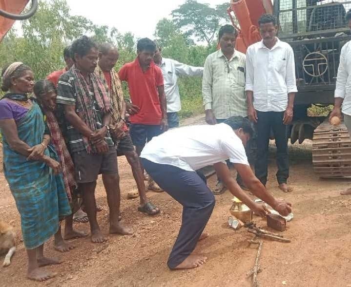 జీకేవీధిలో రహదారి పనులు ప్రారంభం - Udayam