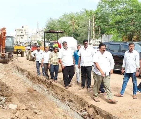 రహదారి పనులను పరిశీలించిన ఎమ్మెల్యే - Udayam Digital
