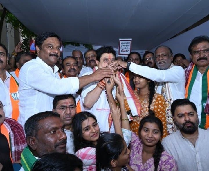ఫీజుల బకాయిలపై ముగిసిన రామచందర్‌రావు దీక్ష 