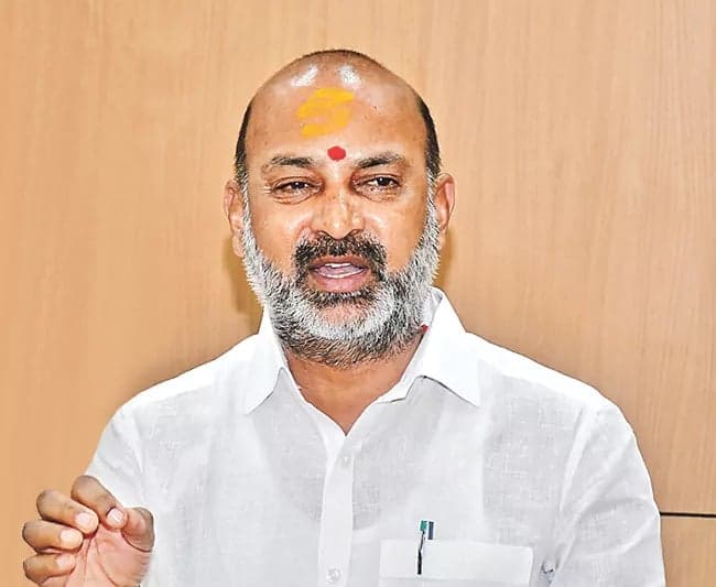 ఏబీవీపీపై లాఠీఛార్జి