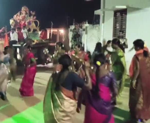 పగిడిమర్రిలో ఘనంగా దుర్గామాత శోభాయాత్ర - Udayam