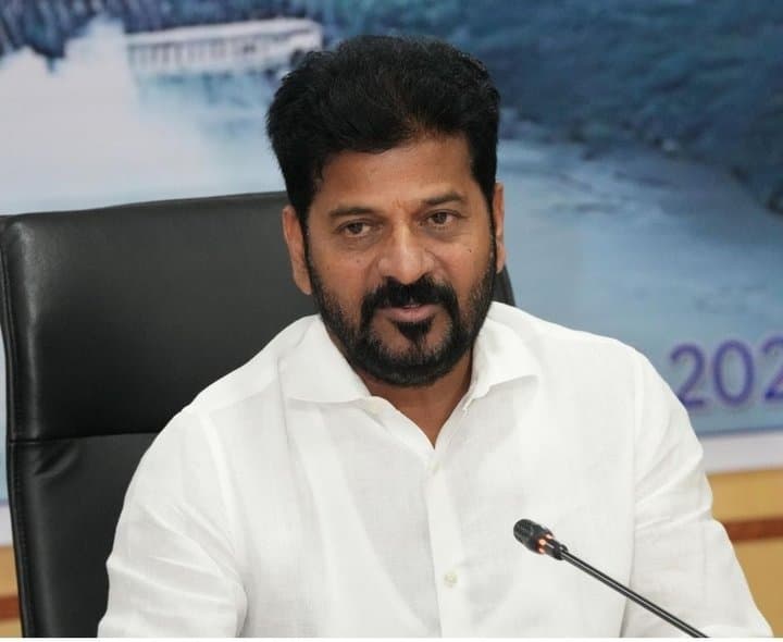 జనావాసాల మధ్యే ‘ఇందిరమ్మ ఇండ్లు’: సీఎం రేవంత్