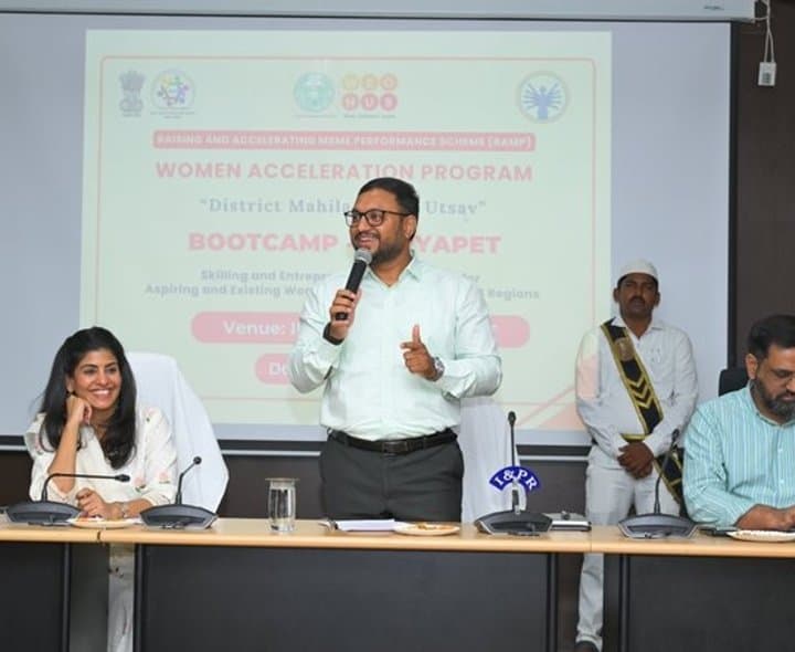 సూర్యాపేట మహిళలు కోటీశ్వరులుగా ఎదగాలి: కలెక్టర్