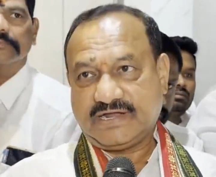 ఢిల్లీ నిరసనకు తెలంగాణ కాంగ్రెస్‌ 100కు పైగా బస్సులు