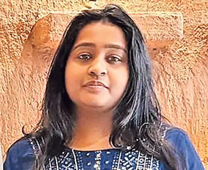 రోడ్డు ప్రమాదంలో డీసీపీ కుమార్తె మృతి - Udayam Digital