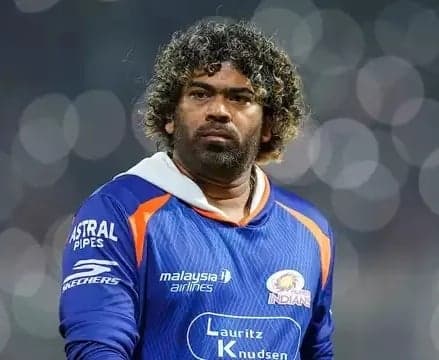 మలింగ, మంబ్రేపై ముంబై ఇండియన్స్‌ వేటు