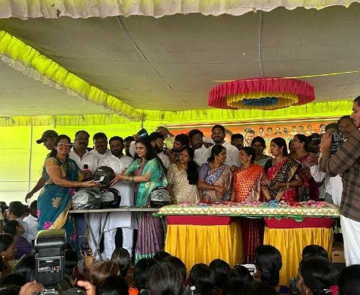 ఘనంగా కొండా సురేఖ జన్మదిన వేడుకలు