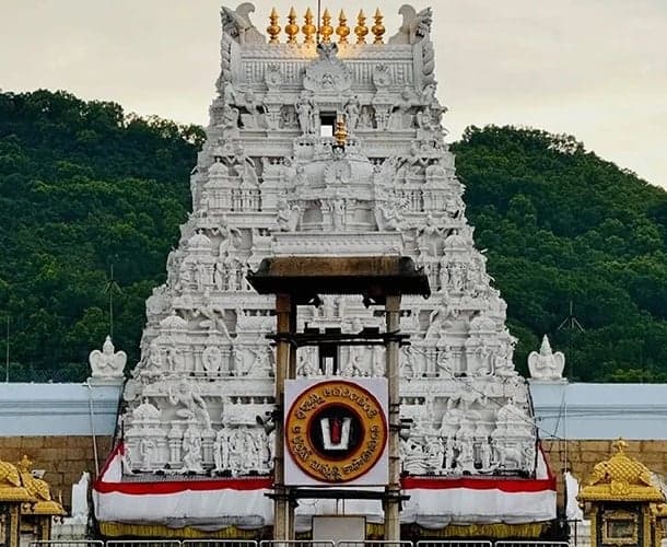 శ్రీవారి సర్వదర్శనానికి 8 గంటలు సమయం