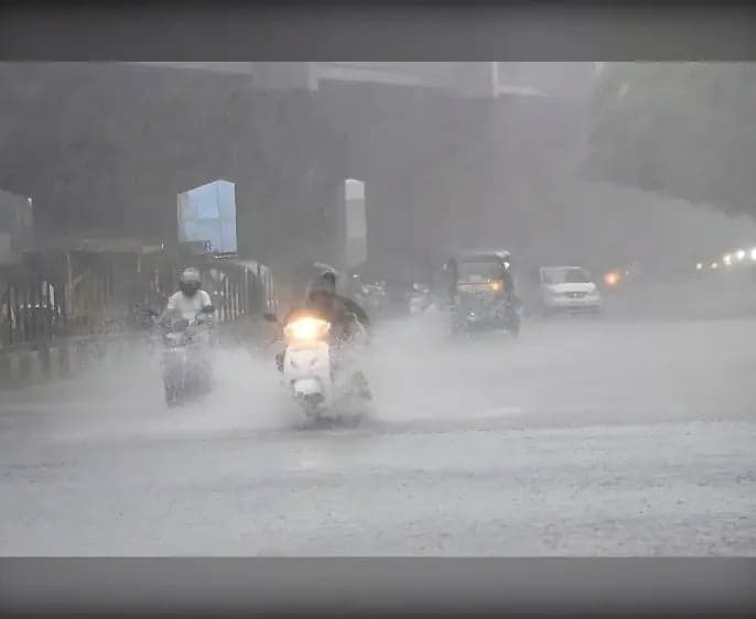 అర్నబ్ ప్రభావంతో హైదరాబాద్‌లో వర్షం