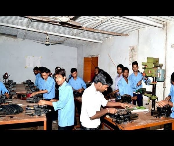 నిరుద్యోగులకు బంపర్ ఆఫర్
