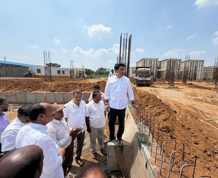 550 పడకల ఆసుపత్రి పనుల పరిశీలన - Udayam