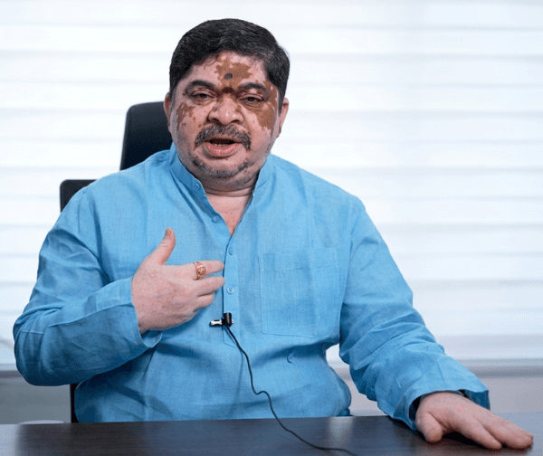 సిబ్బందితో స్నేహపూర్వకంగా ఉండండి: మంత్రి పొన్నం ఆదేశం - Udayam Digital