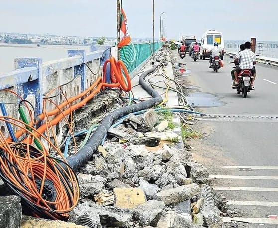 పుష్కరాల వేళ హైరానా - Udayam